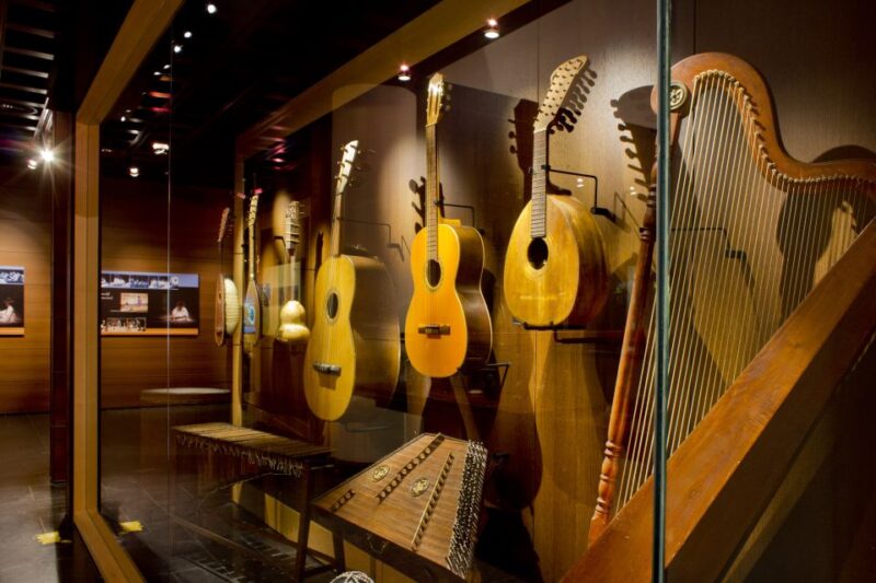 Brussels: Musical Instruments Museum Entry Ticket - Experience the Soundscape with 300 Clips