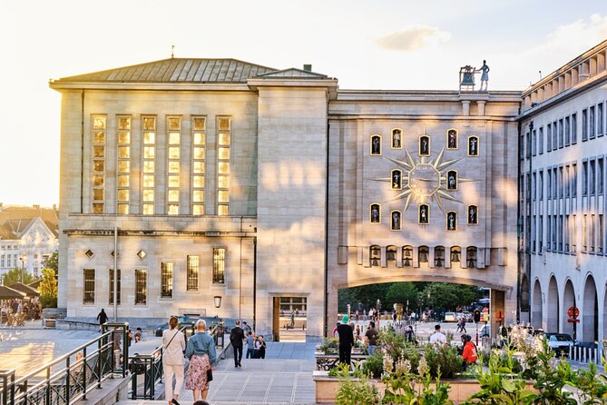 Brussels Old Town & Beer Secrets: Self-Guided Puzzle Walk - Central Brussels Landmarks: The Place de la Bourse