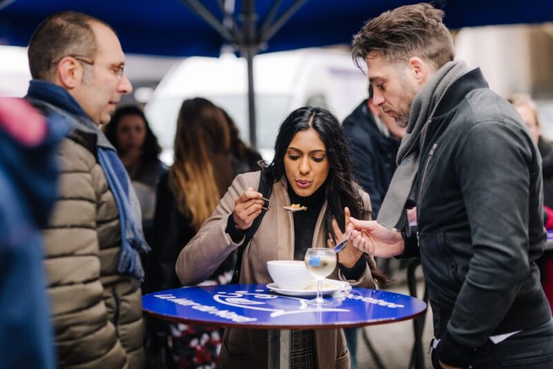 Brussels: Private Beers, Bars, and Live Music Tour by Night - Visiting the Grand Place and Iconic Landmarks at Night