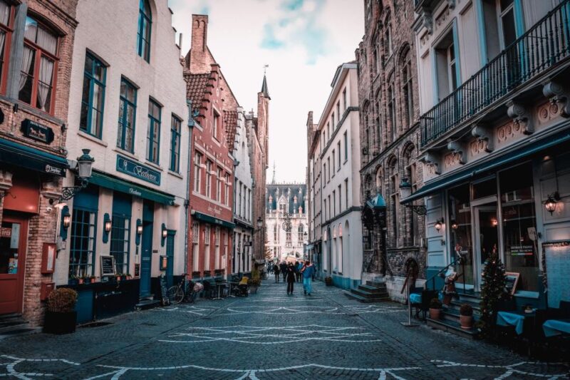 Brussels Private Tour with a Local- Highlights & Hidden Gems - Chocolate Tasting and Quirky Nightlife