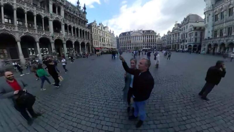 Brussels: Private Walking Tour with a Local - From Hidden Courtyards to Street Art and Local Eateries