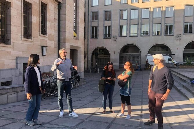 Brussels Walking and Tasting Tour - The Iconic Manneken Pis and Its Legends