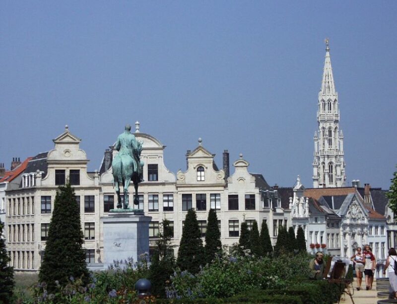 Brussels: Walking Tour from Central Station to Manneken Pis - Discover Brussels’ Highlights on a Private Walking Tour