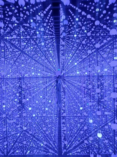 Bubble Planet: An Experience Museum for All Your Senses - The Role of VR and Simulators in Creating Magic