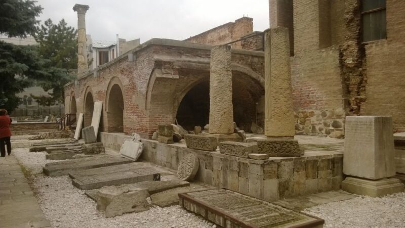Bucharest: 2-Hour City Highlights Bike Tour - Exploring Calea Victoriei and Its Architectural Marvels