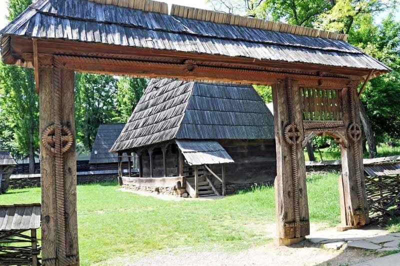 Bucharest: Arc de Triomphe & Village Museum Guided Tour - Discovering the National Village Museum Dimitrie Gusti