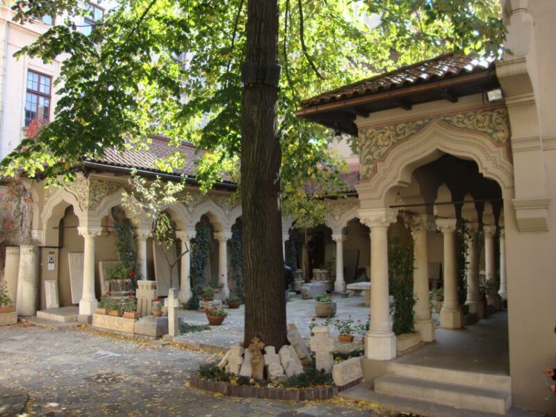 Bucharest: City Highlights Guided Walking Tour - Relaxing in Cismigiu Gardens: The City’s Oldest Park