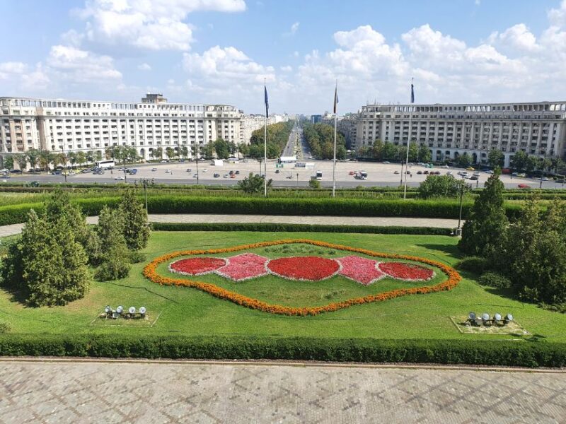 Bucharest City Tour 4h - Small Group Tour by Car - Top Sights: From the Palace of Parliament to the Village Museum