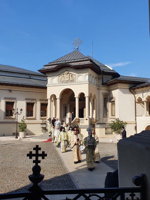 Bucharest City Tour 4h - Discovering the National Village Museum and Traditional Romanian Homes