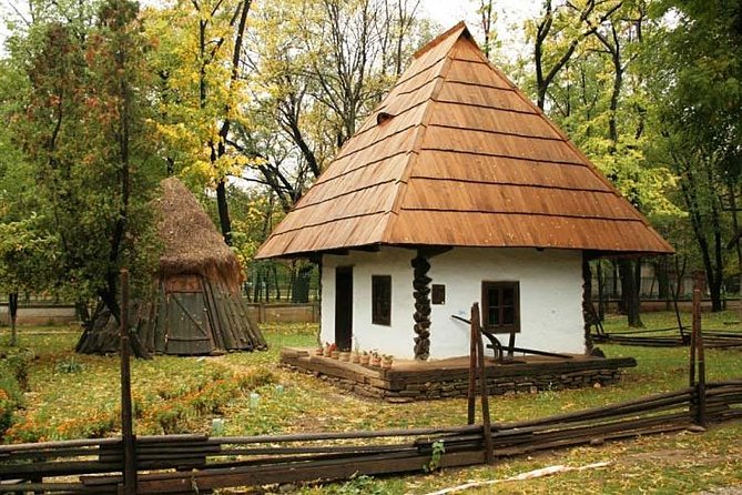 Bucharest City Tour: Private Guided Experience - The Guide’s Role and Personalized Pacing