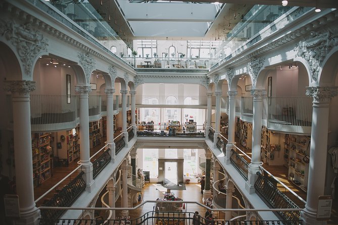 Bucharest Discovery morning tour - The Significance of Piaka Revolukiei and Its Role in Romanian Independence