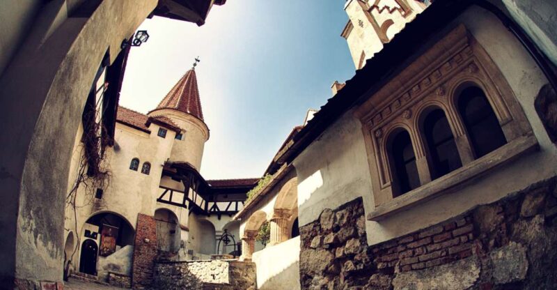 Bucharest: Dracula Castle, Peles Castle & Brasov Guided Tour - Accessibility and Group Size