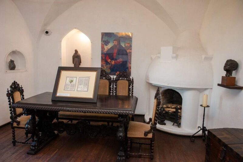 Bucharest: Dracula, Peles Castles, and Brasov Tour - Practical Details About the Tour Logistics