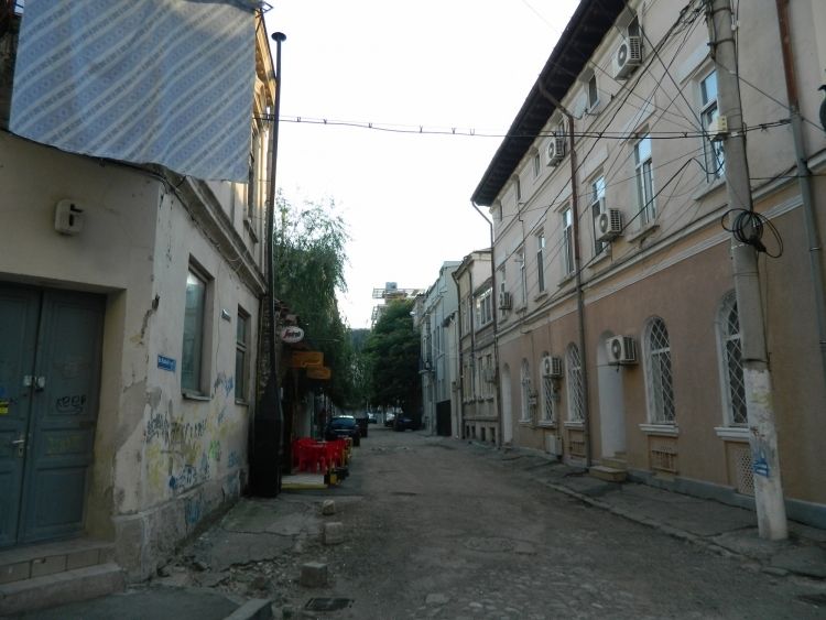 Bucharest: Half Day Bike Tour - Visiting the Parliament Palace: The Second-Largest Building Worldwide
