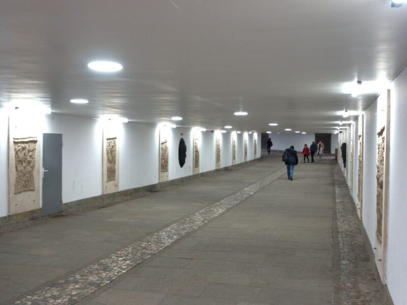 Bucharest highlights - full day private walking tour - Logistics and Group Size