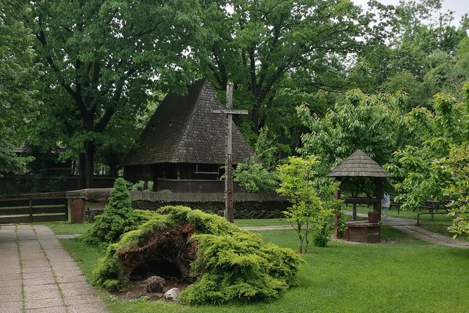 Bucharest Highlights Half-Day City Tour with Pickup - Discovering the Village Museum: A Taste of Romanian Folk Life