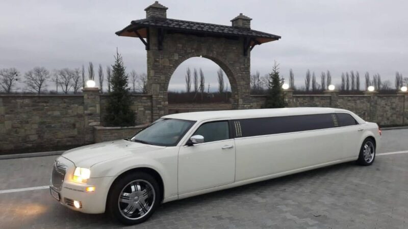 Bucharest Limousine & VIP Clubbing - Bucharest Limousine & VIP Clubbing: A Luxurious Night in the Romanian Capital