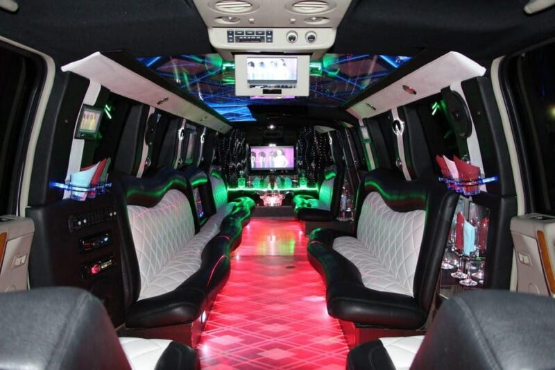 Bucharest Limousine & VIP Clubbing - Starting with a Stylish Limousine Ride Through Bucharest
