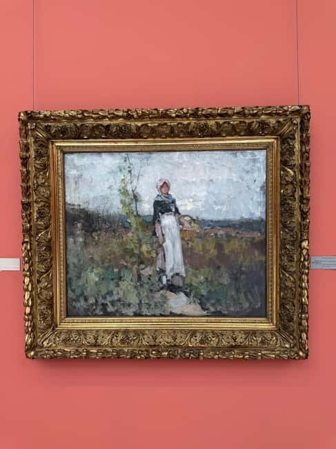 Bucharest: National Museum of Art of Romania Guided Tour - Practicalities: Meeting Point, Group Size, and Language