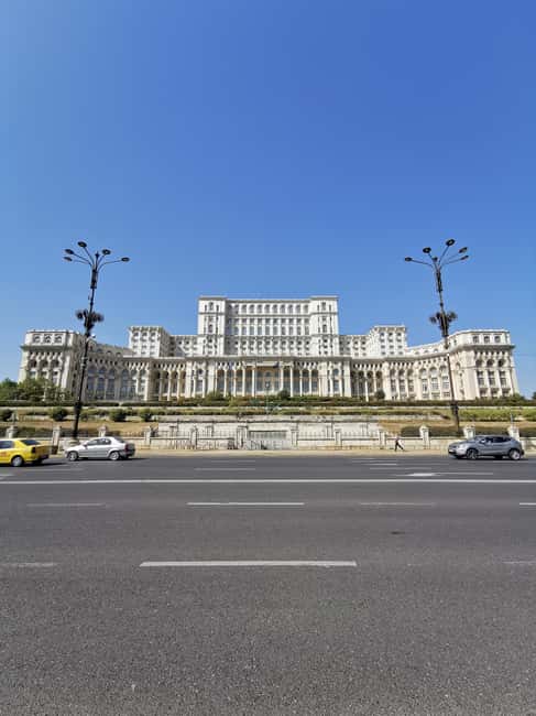 Bucharest Parliament,Village Museum,Dracula's Tomb,Mogosoaia - Key Points