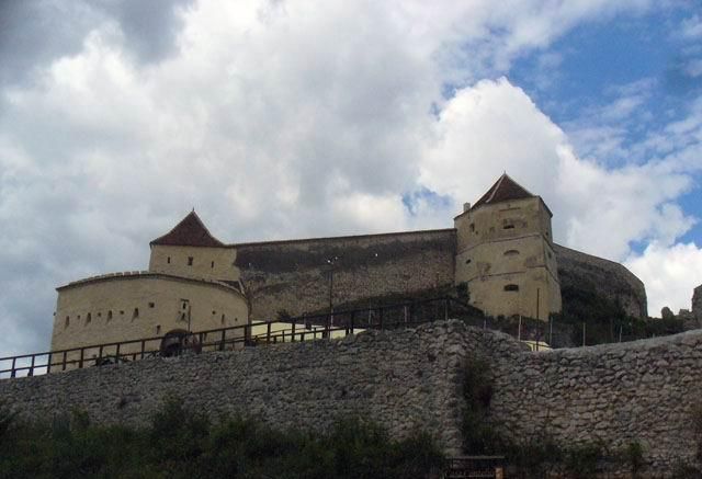 Bucharest: Peles Castle, Dracula's Castle and Brasov Tour - Visiting Bran Castle: The Dracula Legend