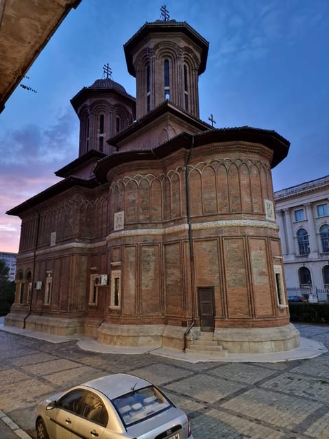 Bucharest: private and exclusive Italian walking tour - The Romanian Athenaeum and Final Stops