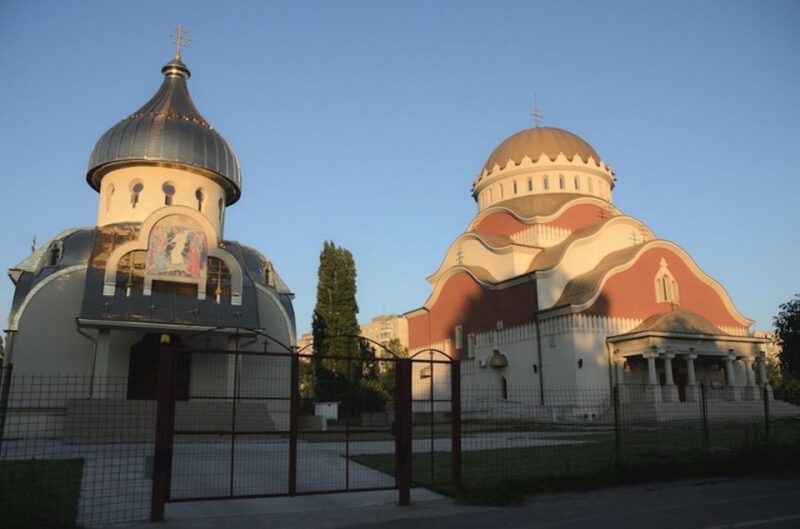 Bucharest: Private Three Neighborhoods Tour by Vintage Car - Getting a Glimpse of Everyday Life in Drumul Taberei