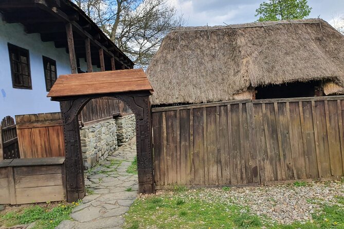 Bucharest Private Tour with Dracula's Grave and Ceauescu Mansion - The Ceaușescu Mansion’s Architectural Grandeur