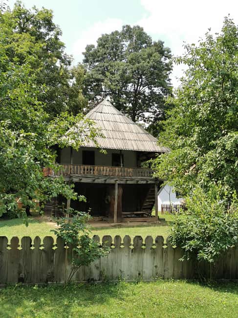 Bucharest short tour Hop-on hop-off format live tourguide - Pricing and Booking Flexibility