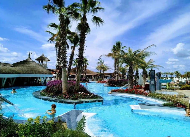 Bucharest: Therme Entry Ticket and Transfer - Refreshing Drinks and Relaxing Sunbeds