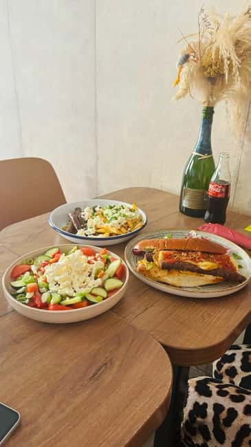 Bucharest: Traditional Romanian Lunch Experience - Key Points