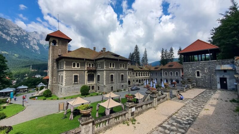 Bucharest : Wednesday, Dracula & Peles 3 Castles Tour 1 Day - Who Will Appreciate This Tour Most?