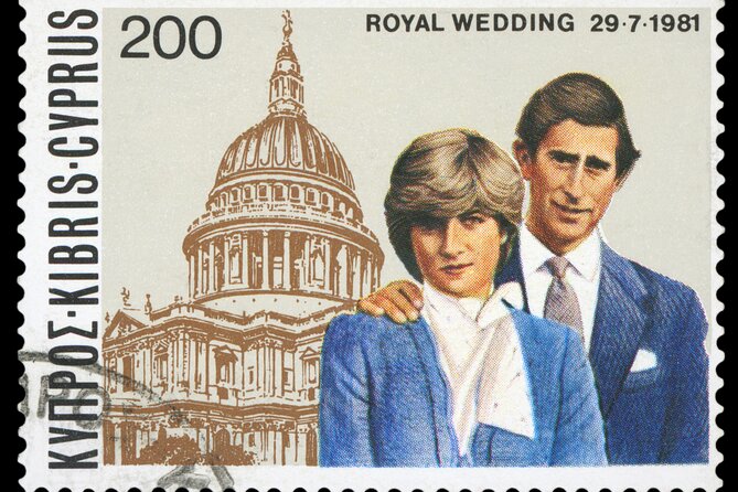 Buckingham Palace, Changing of the Guard & Thames Boat Ride - Filming Locations from "The Crown" and Other Series