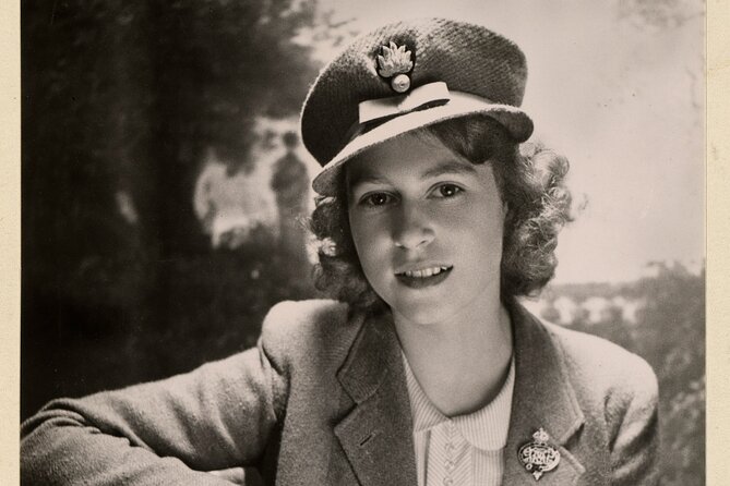 Buckingham Palace: The King's Gallery Admission Ticket - Comparing the Kings Gallery to Other Royal Attractions