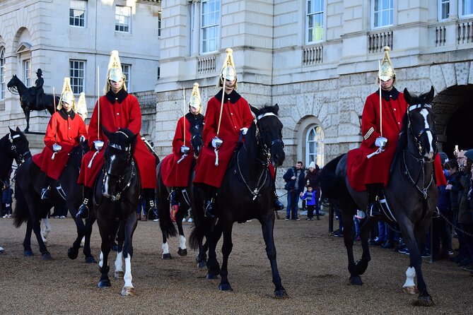 Buckingham Palace Visit & Changing of the Guard Walking Tour - The Role of the Guide and Overall Experience
