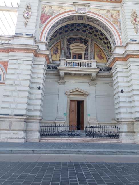 Buda Castle and Buda Side Private Tour by Car - Door to Door - Explore Buda Castle and the Scenic Buda Side with Ease