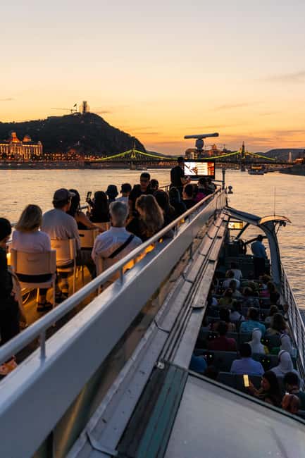 Budapest: 1-Hour Evening Sightseeing Cruise with Drink - Key Points