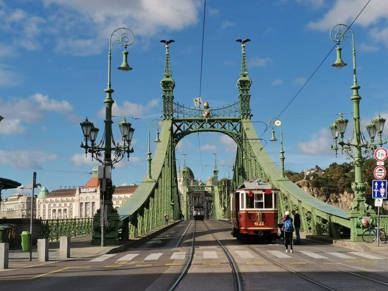 Budapest: 2.5-hour Hidden Sights Private Bike Tour - The Vibrant Jewish District and Its Murals