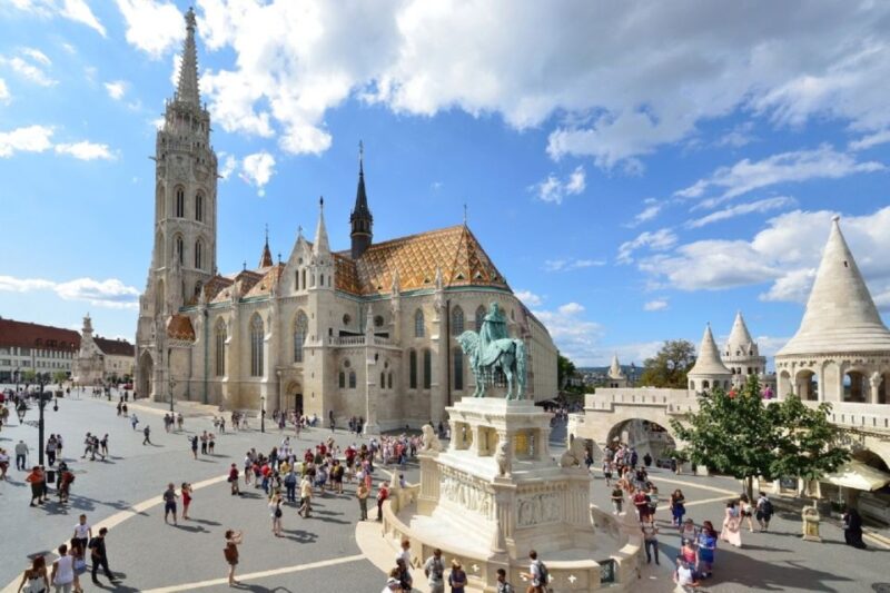 Budapest: 3-hour City Tour with Castle Walk + 1-hour Cruise - Tour Guides and Multilingual Support