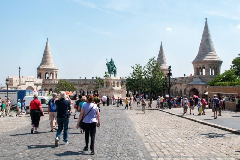 Budapest: 3-Hour Live Guided Sightseeing Tour - Budapest: 3-Hour Live Guided Sightseeing Tour