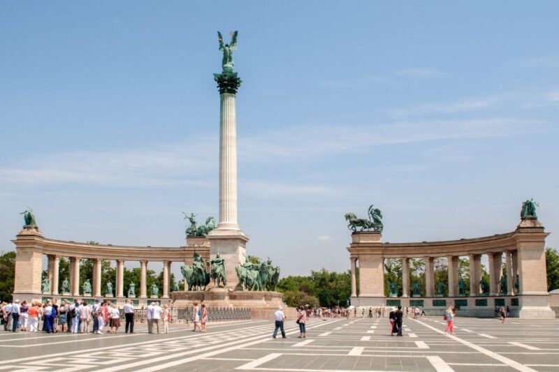 Budapest: 3-Hour Live Guided Sightseeing Tour - The Tour’s Pacing and Group Size