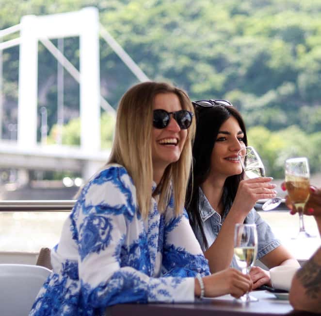 Budapest: 60-Minute Panoramic Cruise with Drink included - Comparing This Cruise to Similar Experiences