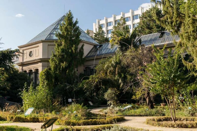 Budapest: Best Gardens Walking Tour & Folk Music Performance - Visiting Heroes’ Square and Budapest City Park