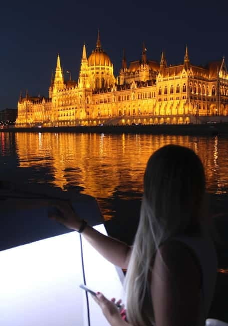 Budapest Boat Cruise with Live Tour Guiding! (+ Bonus Drink) - The Unique Role of the Local, Licensed Tour Guide