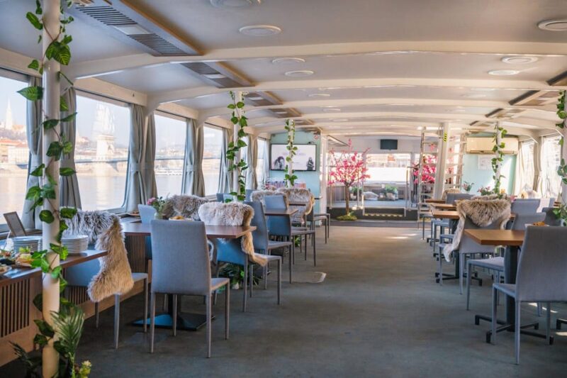 Budapest: By Night Sightseeing Cruise with Welcome Drink - Practical Tips for a Smooth Night Cruise