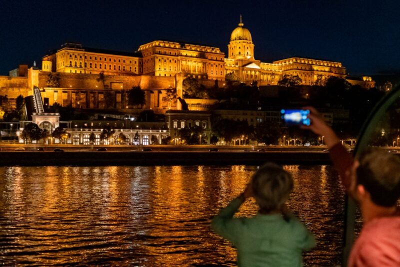 Budapest: Candlelit Dinner River Cruise with Live Music - The Elegance of the Danube at Night