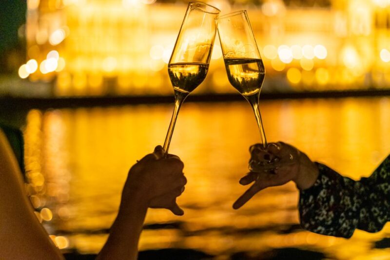 Budapest: Candlelit Dinner River Cruise with Live Music - Live Music and Atmosphere Aboard the Cruise