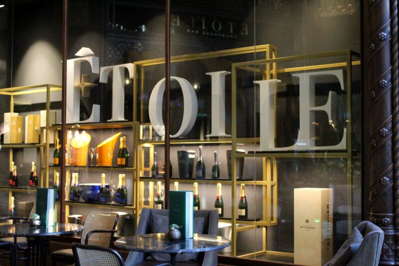Budapest: Champagne Tasting at Étoile Champagne Bar & Snacks - Pairing Champagne with Gourmet French Cheeses