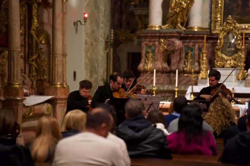 Budapest: Christmas Concert with Vivaldi, Mozart & more - Experience a Festive Classical Concert in the Heart of Budapest