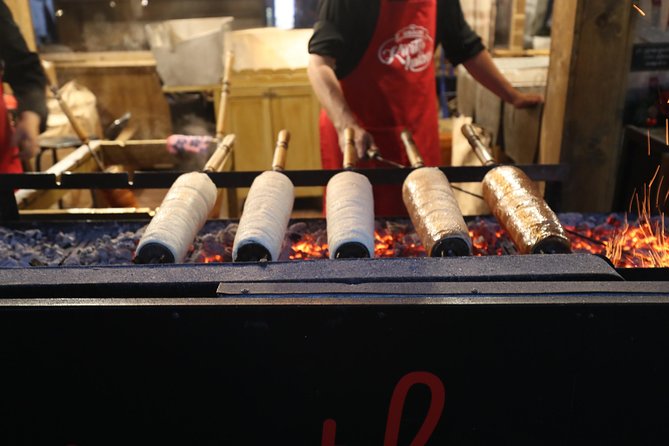 Budapest Christmas Market Tour with Basilica visit - Discovering the Christmas Charm at Vörösmarty Square